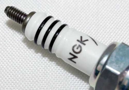 Miniatura 8 de NGK - CR8EHIX Iridium IX bujía, CR8EHIX-9 # 3797, 4