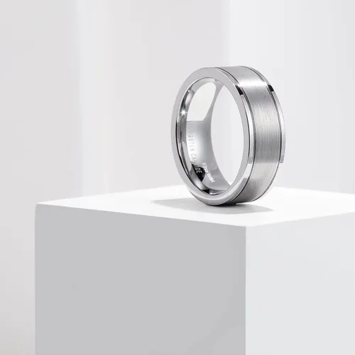 Miniatura 70 de King Will Anillo de boda de carburo de tungsteno para hombre con diseño de ranura, 6/7/0.315 in de ancho, acabado cepillado/pulido para hombre