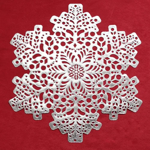 Miniatura 7 de Manteles individuales antideslizantes de vinilo prensado de 15 x 17 pulgadas, diseño hueco, juego de 6, copo de nieve plateado