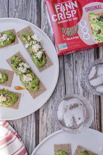 Miniatura 4 de Finn Crisp Original Rye Crispbread de 7 onzas, Pedido al Por Mayor de 18 Paquetes Galletas de Pan Crujiente de Centeno Delgadas y Crujientes