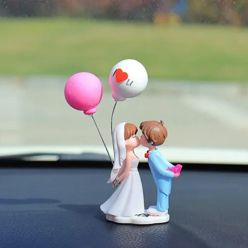 gofidin Figura de globo de anime para parejas para automóvil, lindo beso de boda, decoración interior de automóvil, figura de tablero, regalos