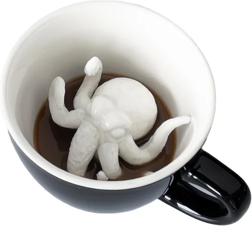 Creature Cups - Taza de cerámica CTHULHU (11 onzas, exterior negro) - Tazas espeluznantes - Taza de animal 3D oculto en el interior que emerge