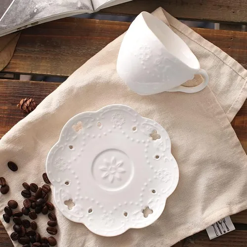 Miniatura 4 de Taza tazas de cerámica taza de café conjunto blanco pequeño real lujo vintage taza de té platillo boda flor tazas de café taza de café