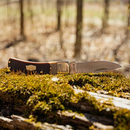 Miniatura 4 de Old Timer 3OT Bearhead Traditional Lockback Pocket Knife with 2.2in High Carbon Stainless Steel Blade, Sawcut Handle, and Convenient Small Size for