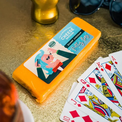 Miniatura 10 de Cheese Bros. Queso cheddar Hecho en Wisconsin (Cheddar ahumado, 12 unidades)