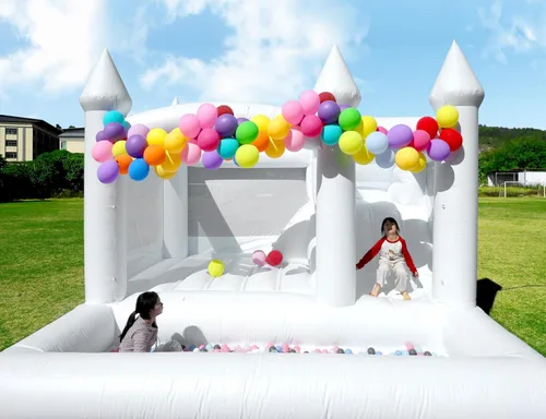 Castillo de rebote blanco de 13 pies para adultos y niños, casa inflable de PVC 100% resistente con tobogán y hoyo de bolas, capacidad de 550
