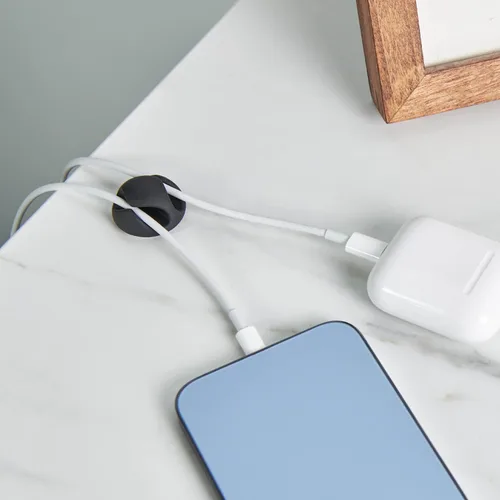 Miniatura 4 de Clips de cable Wrap-It Storage - (Surtido de 28 unidades) Negro - Organizador de cables para escritorio y mesita de noche para teléfono y mesa