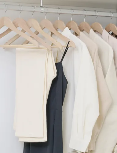 Miniatura 7 de StorageWorks Perchas de madera para camisas, chaquetas, pantalones, trajes, suéteres, madera de loto Beige natural