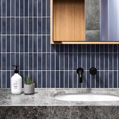 Miniatura 7 de Commomy Azulejos de pared de PVC ultraligero de 11.8 x 11.8 pulgadas, 10 unidades, color azul marino mate, para cocina, baño, inquilinos, azulejos
