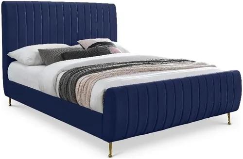 Miniatura 10 de Meridian Furniture Colección moderna Zara Cama tapizada de terciopelo contemporáneo con acolchonamiento de canal profundo y patas doradas a Crema