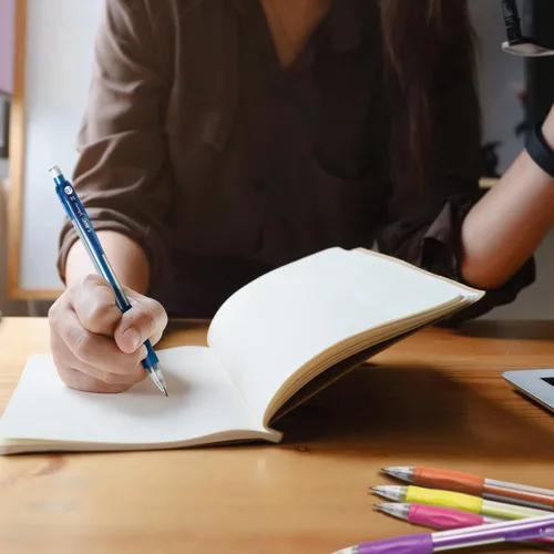 Miniatura 8 de BIC Lápices mecánicos Velocity, con barril colorido, punta media (0.7mm), paquete de 2 unidades de lápices mecánicos con borradores