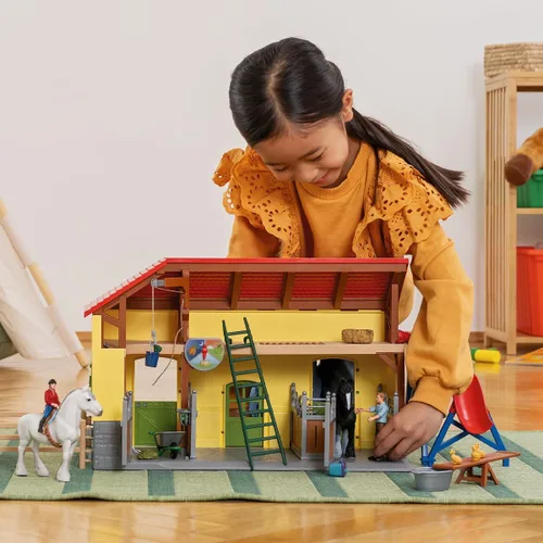 Miniatura 4 de Schleich FARM WORLD - Juego de 82 piezas de establo de caballos con figuras de granjero, caballo y jinete, juegos funcionales de granero y establo