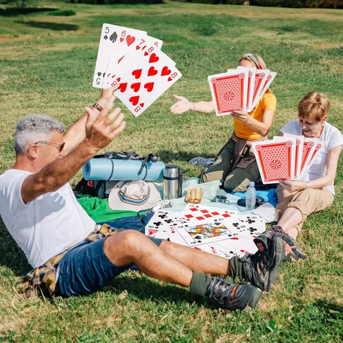 Miniatura 5 de Yopay Paquete de 2 cartas gigantes jumbo, cartas de póquer de gran tamaño para decoración de fiestas temáticas de casino, 8 x 11 pulgadas, gran