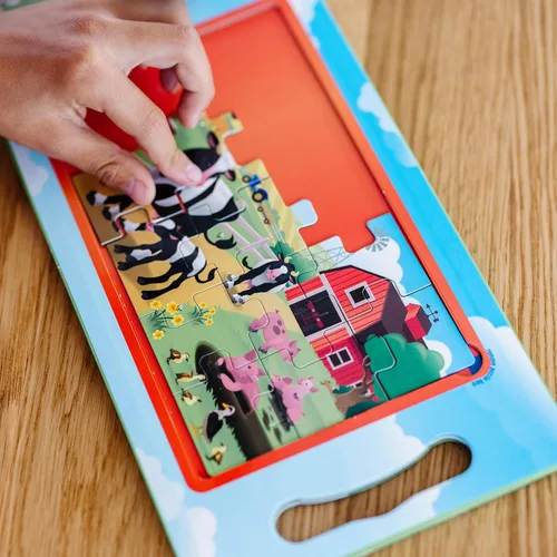 Miniatura 6 de Melissa & Doug Juego de rompecabezas magnéticos para llevar - En la granja (2 x 15 piezas) Juguete de actividad de viaje para preescolares y niños
