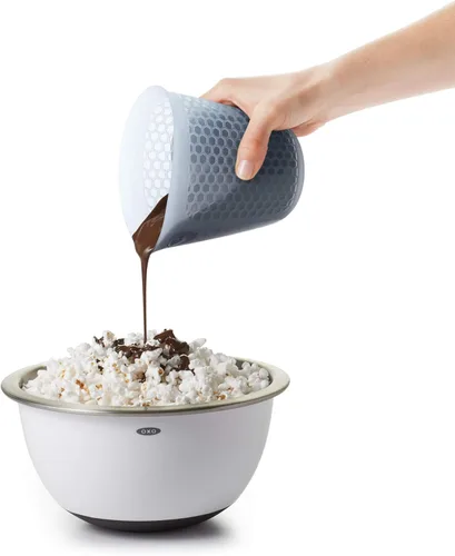 Miniatura 7 de OXO 11161000 Good Grips Taza medidora de silicona de 2 tazas tamaño Squeeze & Pour con patrón Stay-Cool, transparente