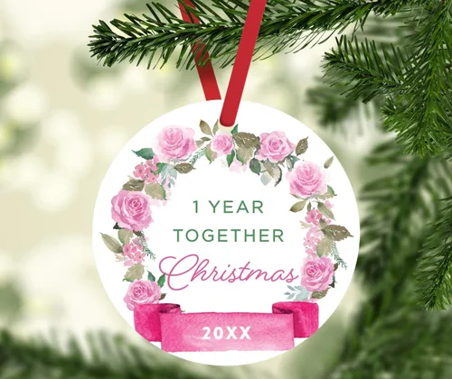 Miniatura 2 de Andaz Press Adorno de Navidad de madera grabado con láser para aniversario de boda, 1 año juntos, Navidad 2025, pancarta de flores rosas, 1 paquete