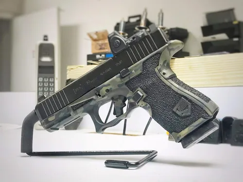 Miniatura 2 de Soporte para pistola de pistola fabricado en Estados Unidos en colgador de pistola de encimera de barril Base de 6 x 4 pulgadas (paquete de 3)
