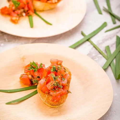 Miniatura 3 de Restaurantware Platos de hoja de bambú de 7 pulgadas, 100 platos de bambú desechables, platos de bambú sostenibles y resistentes para fiestas