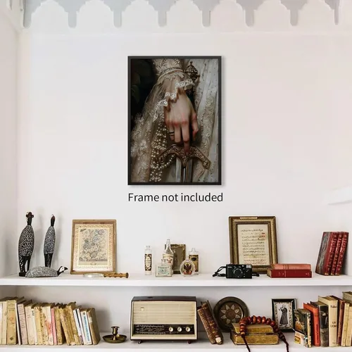 Miniatura 6 de WLZWD Póster victoriano oscuro Moody retro antiguo gótico, arte de pared vintage con encaje de mano sosteniendo espada, pintura en lienzo para Funky