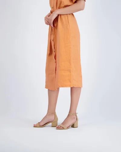 Miniatura 6 de Cushionaire - Sandalias Alba para mujer de tacón medio en forma de bloque con una banda y plantilla de espuma viscoelástica.
