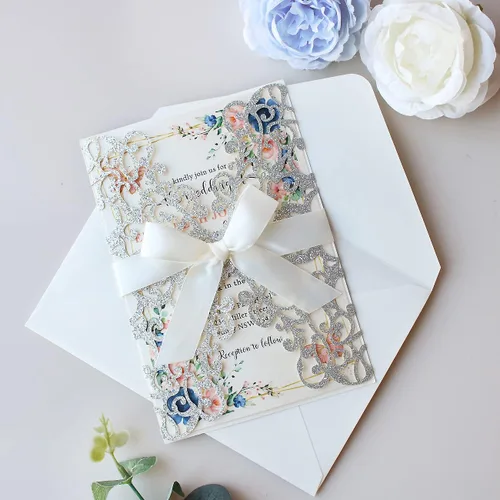 Miniatura 6 de 50 kits de invitación de boda con purpurina plateada de 5.12 x 7.28 pulgadas, cortadas con láser, tarjetas de invitaciones de bolsillo floral hueco