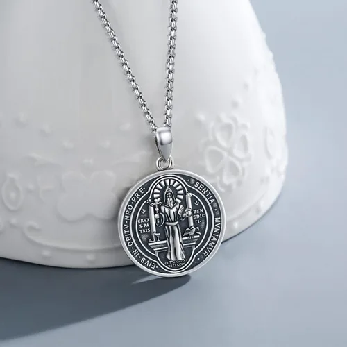 Miniatura 2 de DOTBJ Collar con colgante de cruz de San MiguelSan CristófaloSan BenitoSan PatricioJesús Amuleto de joyería para hombres y mujeres con cadena Rolo