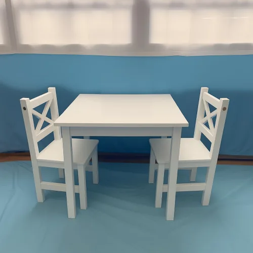 PETIT BATEAU Juego de mesa y 2 sillas de madera maciza para niños, diseño irlandés Montessori Modern AMMEHOELA para niños de 2 a 8 años, blanco