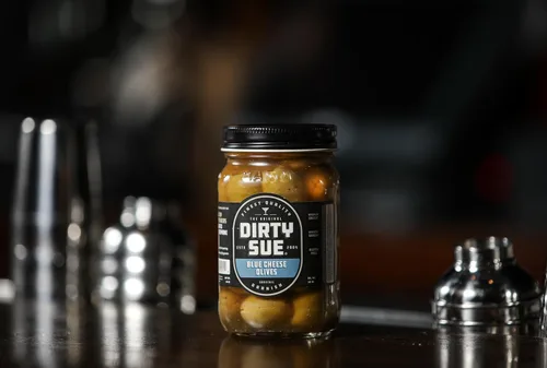 Miniatura 4 de Dirty Sue Aceitunas rellenas y cebollas - Juego de 2 tarros de 16 onzas (queso azul)