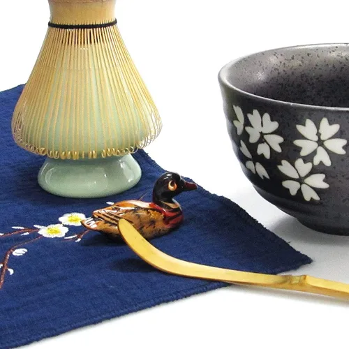 Miniatura 4 de Artcome Juego de té Matcha japonés, batidor Matcha, cuchara tradicional, tazón Matcha, bandeja de bambú negro, soporte de batidor de cerámica
