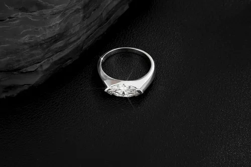 Miniatura 2 de Anillo de compromiso de moissanita de corte marquesa de 2 carasts para mujer, juego de tensión de medio bisel, anillo de boda solitario de plata