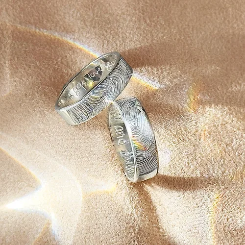 Miniatura 3 de Anillo de huella digital o escritura a mano grabado a partir de la fotografía, disponible en oro vermeil, oro rosa vermeil o plata de ley