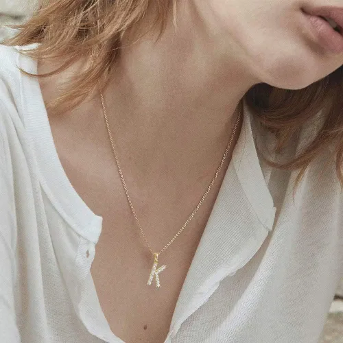 Miniatura 6 de Tarsus Collar con dije de inicial con zirconias cúbicas para mujeres y niñas.