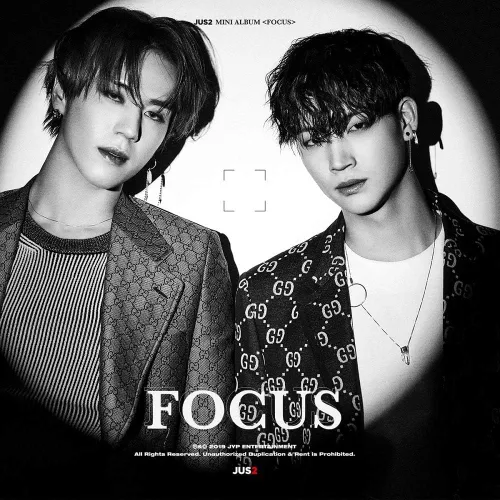 JYP Ent. JUS2 GOT7 - FOCUS [Random ver.] CD+Photobook+Cartel en paquete+2 tarjetas fotográficas+juego de tarjetas fotográficas adicionales
