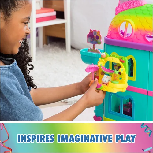 Miniatura 7 de DreamWorks Gabby's Dollhouse, juego de balcón de batido de frutas de Cakey, 8 piezas con figuras de juguete, accesorios para casa de muñecas y juego