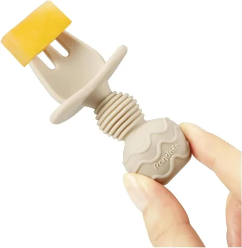 Miniatura 5 de PandaEar Juego de 6 cucharas y tenedor de silicona para bebés, diseño antiahogo, primeros utensilios de autoalimentación para bebés a partir de 3