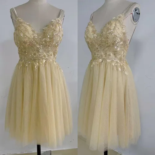 Miniatura 4 de Teens Sparkly Beaded Homecoming Dresses Juniors Lace V Neck Short Prom Dresses Tulle Ball Gowns