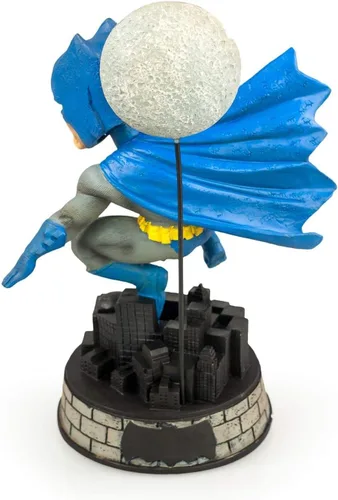 Miniatura 4 de Exclusivo Batman Bobblehead Cuenta con Batman en una pose de superhéroe Diseño de resina de 8 pulgadas