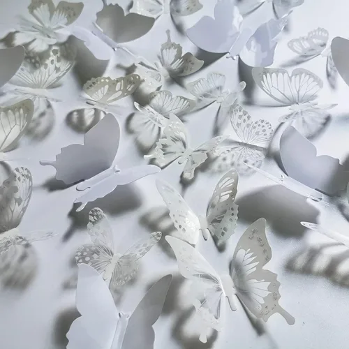 Ewong Decoración de pared de mariposa 3D – 66 piezas de decoración de mariposa blanca para tartas – Calcomanía de pared extraíble impermeable para