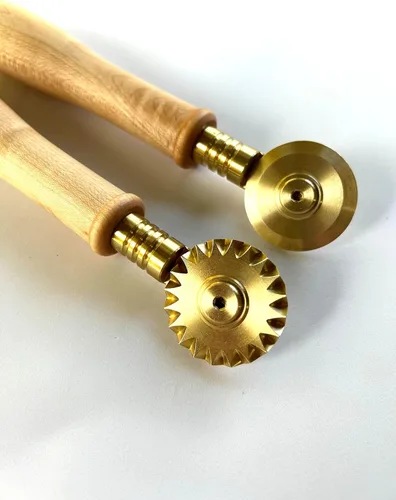Miniatura 3 de Nonna's cutters, brass pasta wheels, maple (Smooth & Fluted pair)
