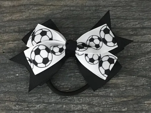 Miniatura 8 de Sportybella - Juego de accesorios para el cabello de fútbol: adorables impresiones de balón de fútbol en blanco y negro, lazos para el cabello