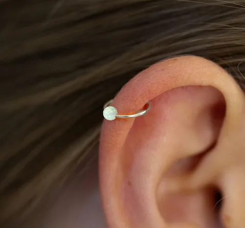 Miniatura 13 de Variedad de aretes de aro para cartílago