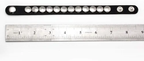 Miniatura 5 de Eigso 2 pulseras de cuero negro para hombres y mujeres, ajustables, hematitas, punk, con pinchos metálicos, Cuero, No es una piedra preciosa