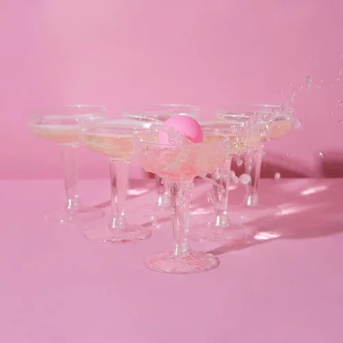 Miniatura 7 de Talking Tables Prosecco Pong - Juego de fiesta de beber, incluye bolas, juegos para despedida de soltera, noche de niñas, cumpleaños, despedida