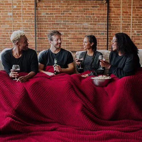 Miniatura 9 de Big Blanket Co Original Stretch Ballerina - Manta gigante extra grande de 6 x 6 pies, suave, elástica, lavable a máquina, se adapta a toda la familia