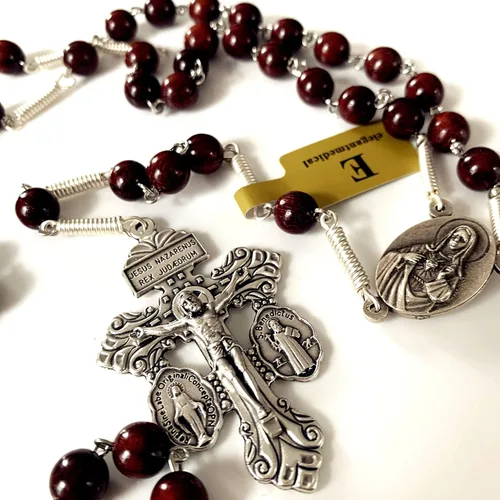 Miniatura 6 de Elegantmedical - Rosario de cuentas de sándalo rojo grande hecho a mano con rosario y cruz pardena, color plateado