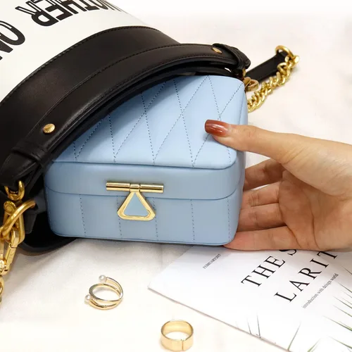 Miniatura 4 de KAMIER Organizador de joyas de viaje, caja organizadora de joyas de viaje de cuero acolchado con diamante, caja de joyería pequeña para mujer