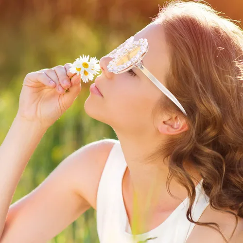 Miniatura 5 de 2 pares de lentes de sol de margarita para mujer, gafas redondas de flores para adultos y niños, decoración con bolsa de franela de tela para gafas