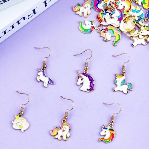 Miniatura 7 de YETOOME 32 dijes de unicornio esmaltados chapados en oro, accesorios surtidos de unicornio para hacer joyas, collares, pulseras, aretes, accesorios