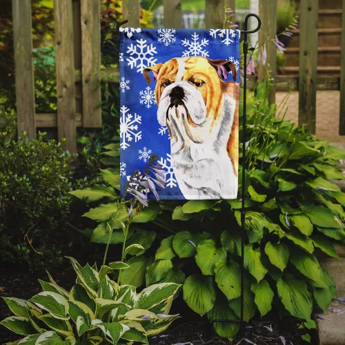 Miniatura 2 de Caroline's Treasures SC9374GF Bulldog English Snow flakes Holiday Garden Flag Buzón Bandera decorativa para patio exterior, patio, obras de arte