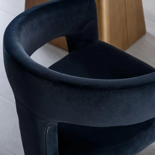 Miniatura 4 de BESTANO Juego de 4 modernas sillas de comedor tapizadas de tela de terciopelo con respaldo abierto, bonitas sillas laterales de barril de cocina